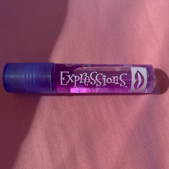 🍇Expressions Roll On Flavored Lip Gloss - Picture 1 of 2